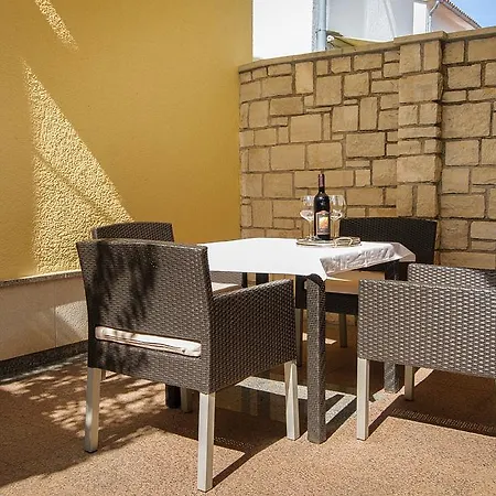 Daris *